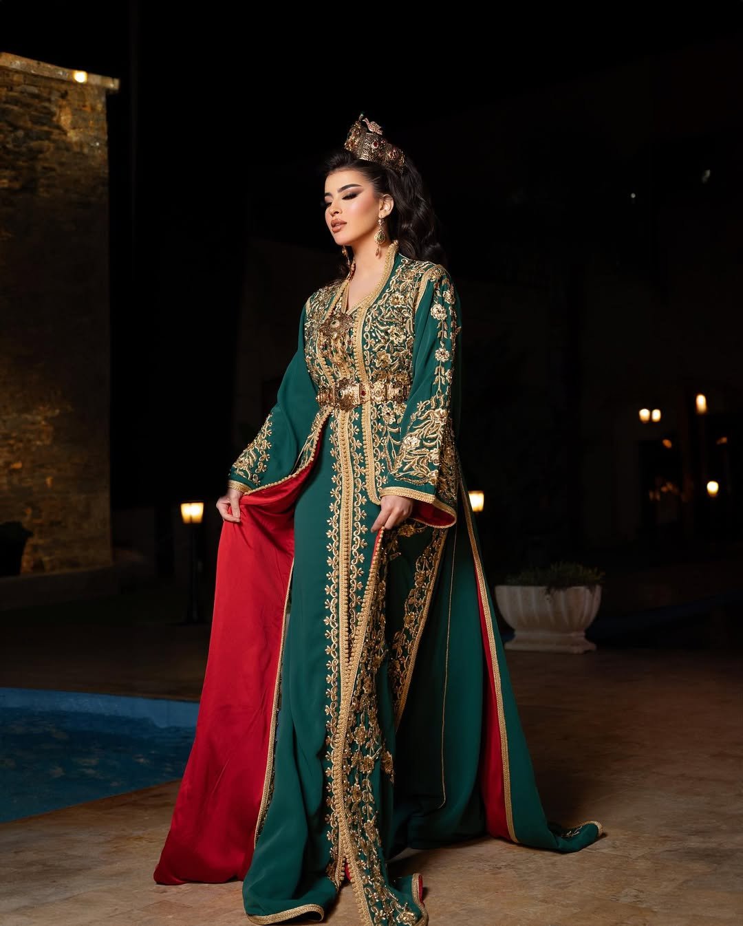 Caftan Glamour Découvrez l'élégance intemporelle du caftan henna, une pièce traditionnelle marocaine magnifiquement ornée. Nos caftans en henna allient beauté et tradition pour des moments inoubliables. Explorez notre collection unique aujourd'hui !