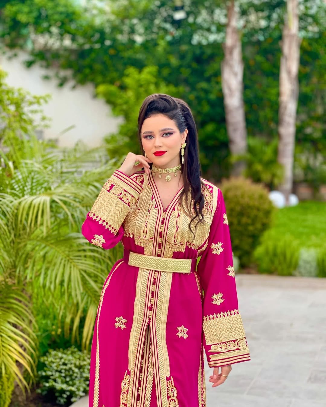 Caftan Glamour Découvrez l'élégance intemporelle du caftan henna, une pièce traditionnelle marocaine magnifiquement ornée. Nos caftans en henna allient beauté et tradition pour des moments inoubliables. Explorez notre collection unique aujourd'hui !