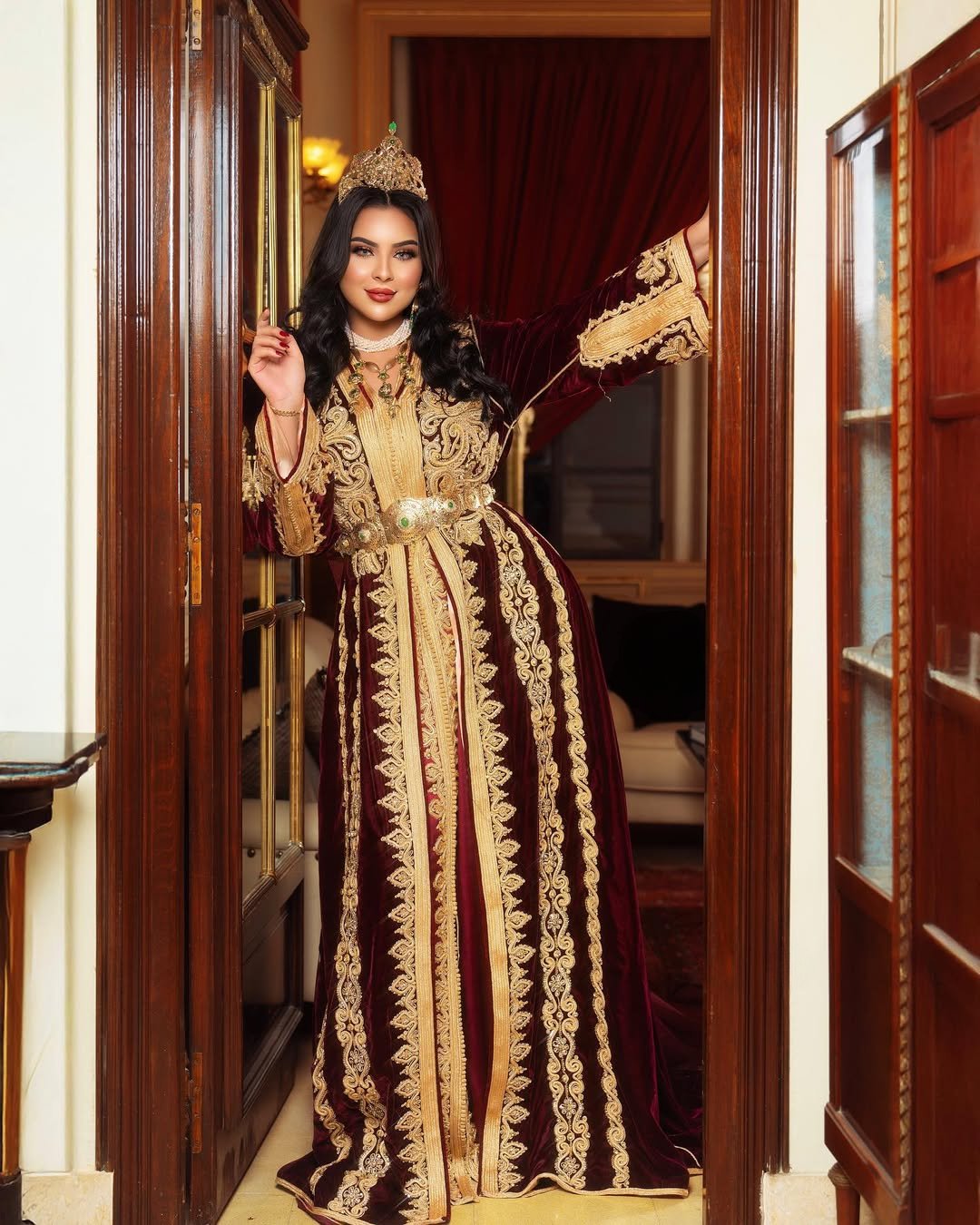 Caftan Glamour Découvrez l'élégance intemporelle du caftan henna, une pièce traditionnelle marocaine magnifiquement ornée. Nos caftans en henna allient beauté et tradition pour des moments inoubliables. Explorez notre collection unique aujourd'hui !