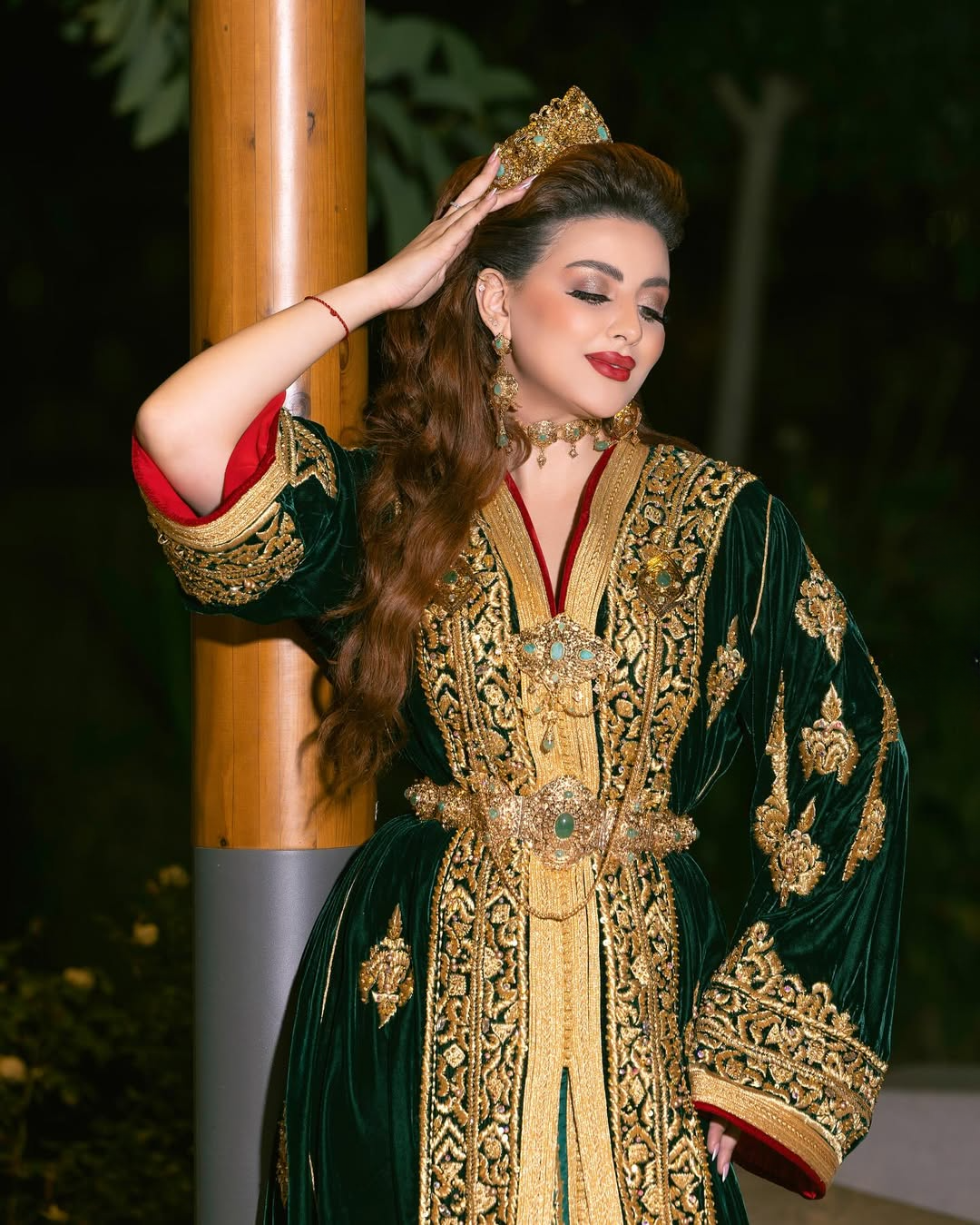 Caftan Glamour Découvrez l'élégance intemporelle du caftan henna, une pièce traditionnelle marocaine magnifiquement ornée. Nos caftans en henna allient beauté et tradition pour des moments inoubliables. Explorez notre collection unique aujourd'hui !