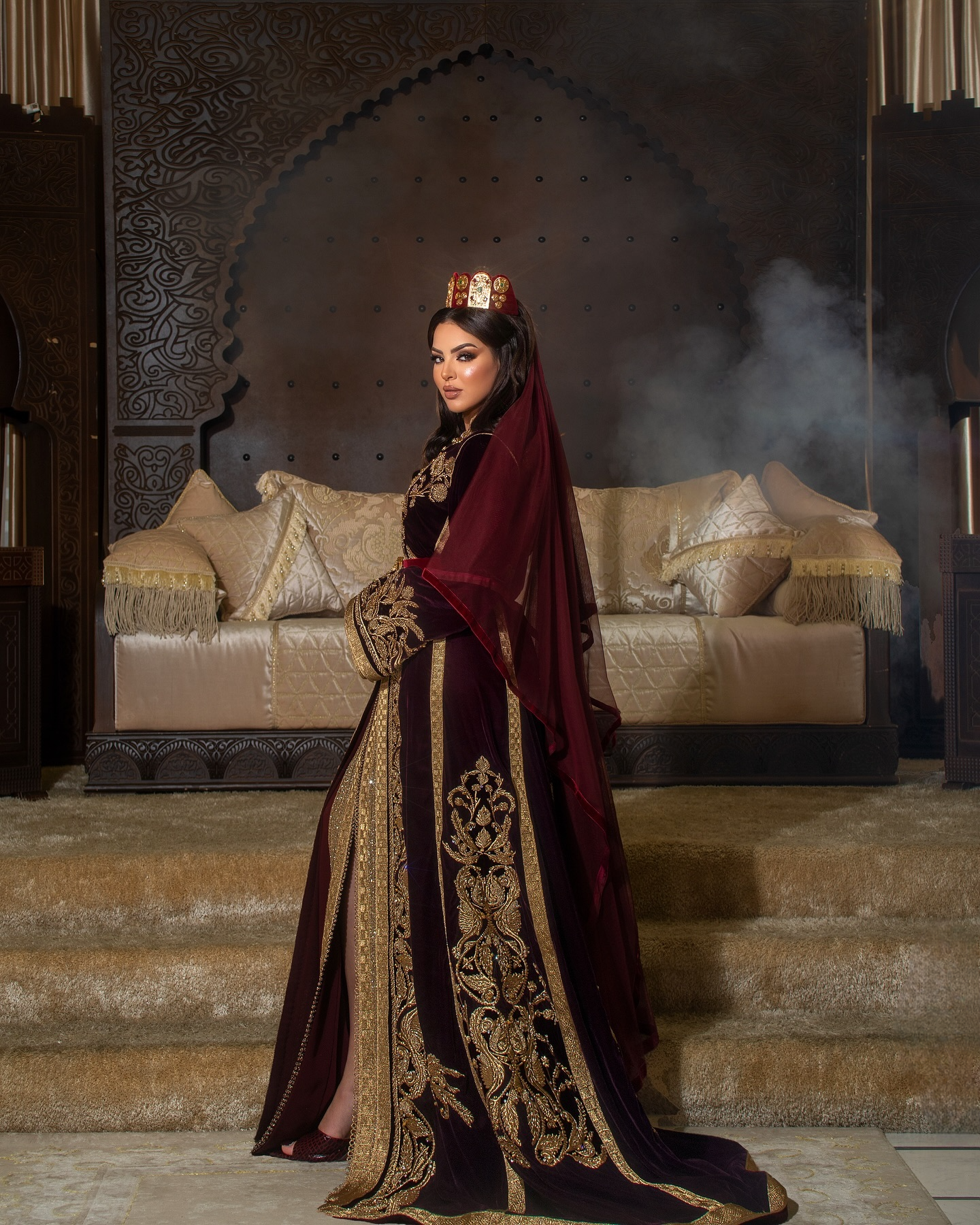 Caftan Glamour Découvrez l'élégance intemporelle du caftan henna, une pièce traditionnelle marocaine magnifiquement ornée. Nos caftans en henna allient beauté et tradition pour des moments inoubliables. Explorez notre collection unique aujourd'hui !